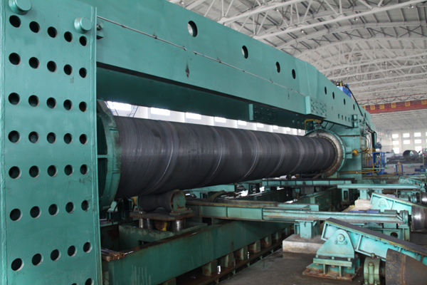 螺旋鋼管生產(chǎn)車(chē)間